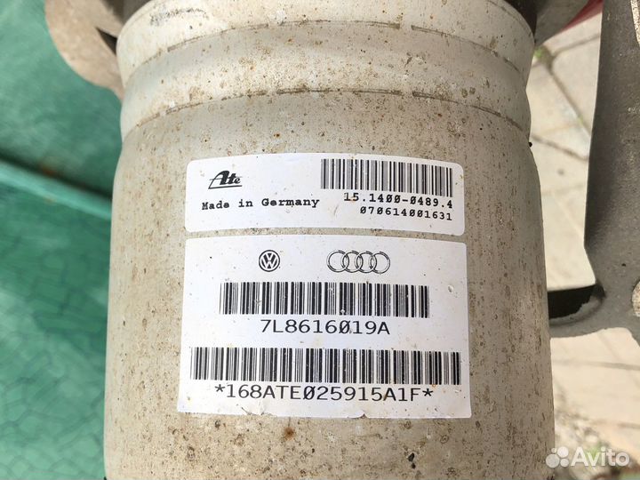 Подрамник с в пневмо стоками задние Audi Q7 VW