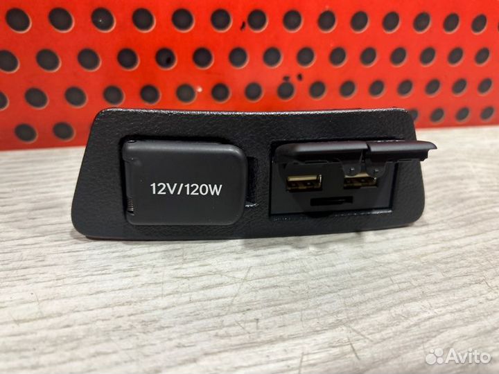 Блок USB Lexus Es axzh10 XA25A-E92C 2020