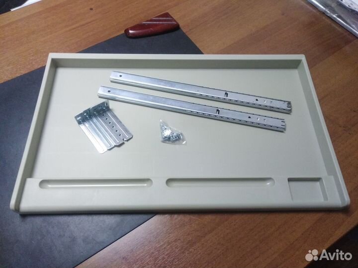 Выдвижная подставка для клавиатуры