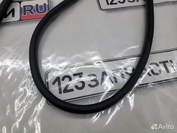 Уплотнитель проема двери передней левой Hyundai