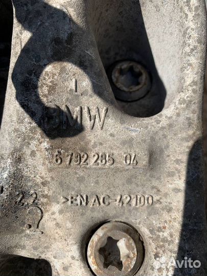 Кулак со ступицей передний правый BMW F20