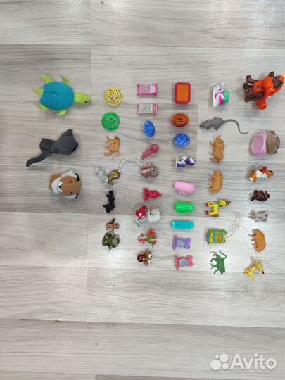Игрушки из киндеров сюрпризов, брелки, и тд 2-3кг