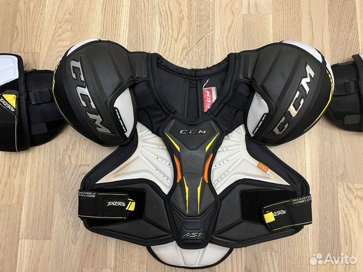 Нагрудник хоккейный ccm sr M