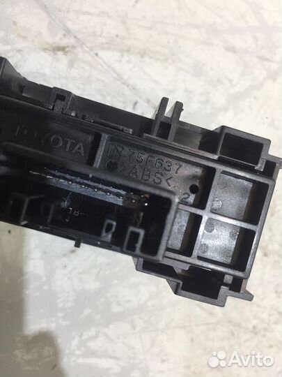 Кнопка шторки заднего стекла (Lexus ES)