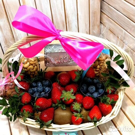 Клубничные корзины. Корзины с ягодой