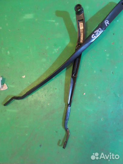 Поводки дворников genesis G70