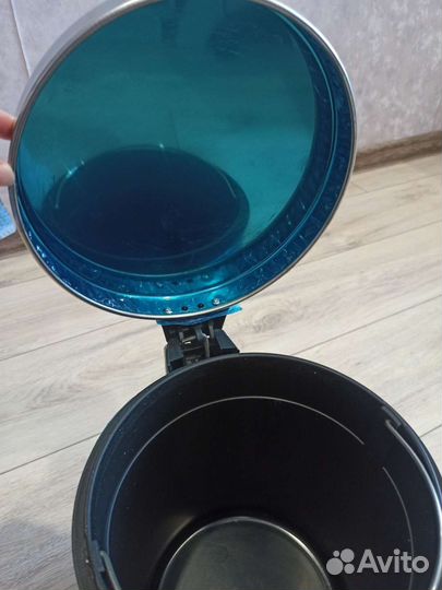 Мусорное ведро с педалью