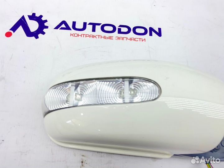 Повторитель поворота в зеркало правый Mercedes