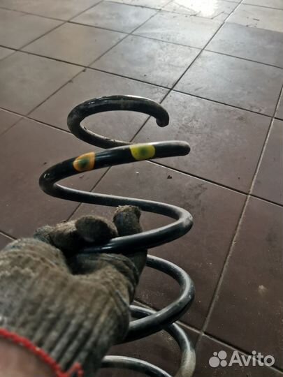 Амортизаторы передние Пружины Volvo Xc60