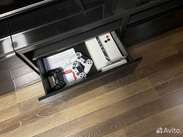 Полка IKEA под телевизор