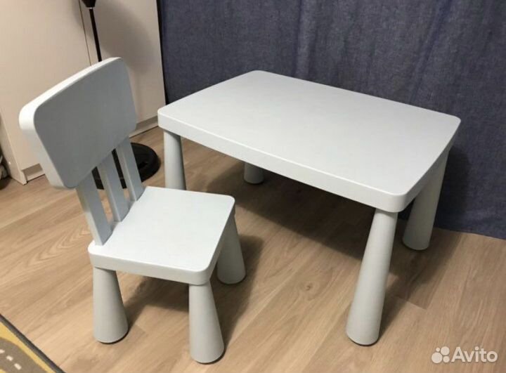 Детский стульчик и стол голубой новый