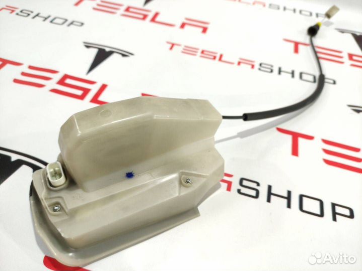 Замок двери задней правой Tesla Model Y 2020