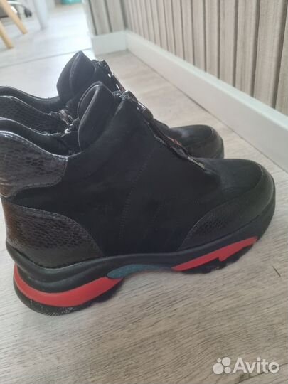 Ботинки женские