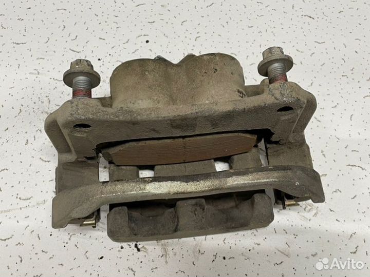 Суппорт тормозной передний левый Jeep Cherokee KL