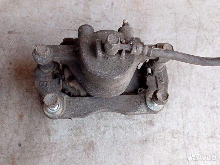 Передние суппорта передний Suzuki Sx 4 YA21S M16A