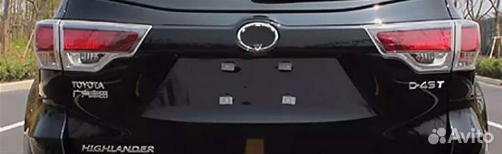 Продам комплект задних оригинальных фар на тойота