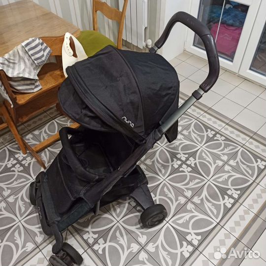 Прогулочная коляска Nuna