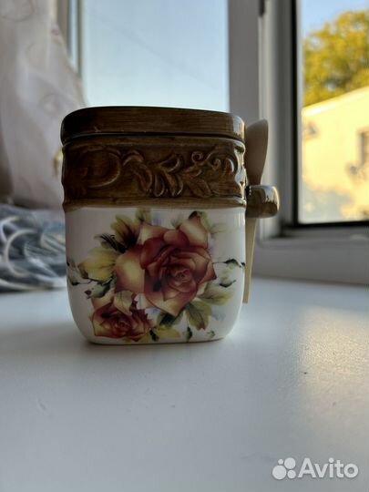 Керамическая сахарница