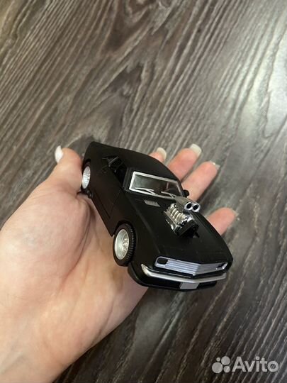 Игрушечная машина