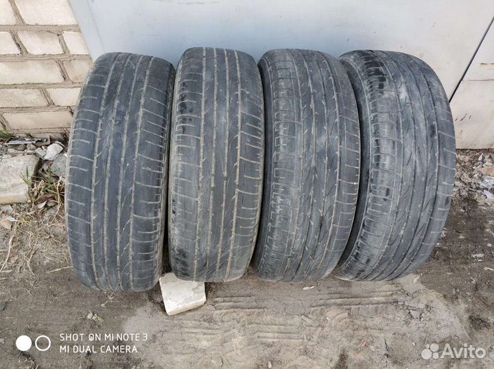Bridgestone Alenza 001 215/65 R16 и 215/65 R16 98B