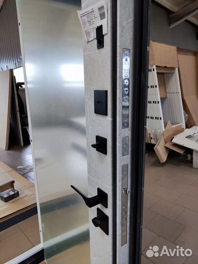 Входная дверь