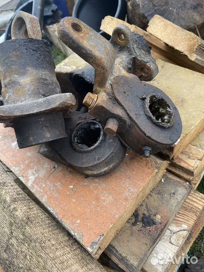 Кронштейны энергоаккумулятора трещетки тормозные