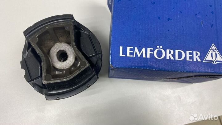 Сайлентблок подрамника MB W212 Lemforder 3464601