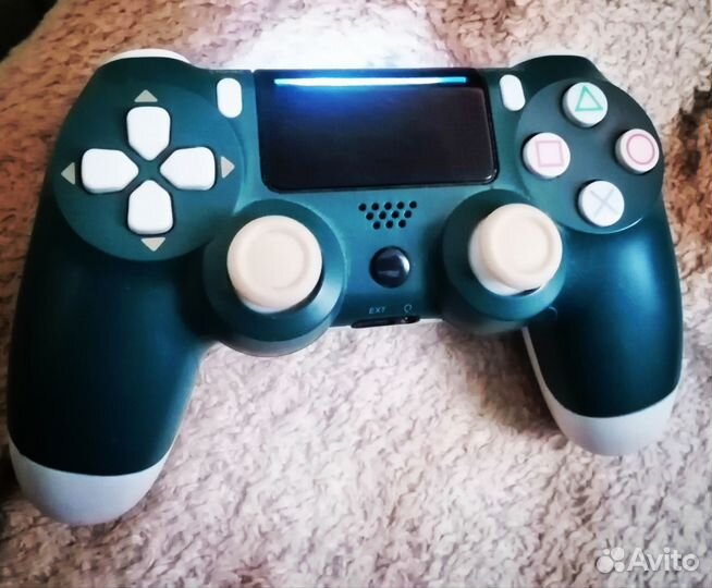 Игровая клавиатура, наушники, геймпад, столик