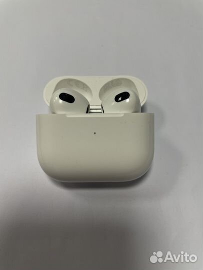 Наушники Apple AirPods 3 с футляром