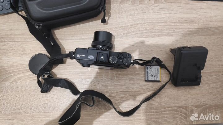 Фотоаппарат Fujifilm X10