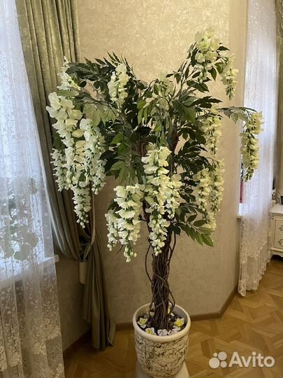 Искусственные цветы в горшках