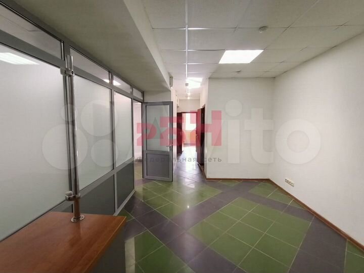 Помещение 79 м2 на первой линии