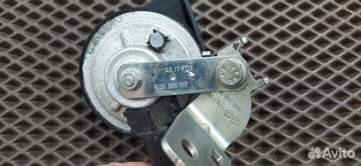 Сигнал звуковой VAG 6N5951223