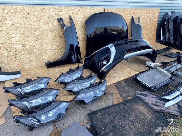 Передняя часть автомобиля Mitsubishi Outlander 3