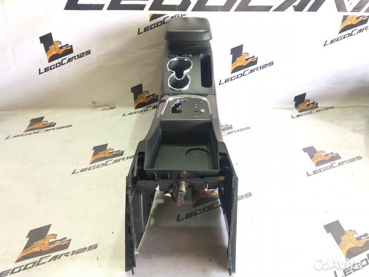 Подлокотник Ssangyong Korando D20T 2011