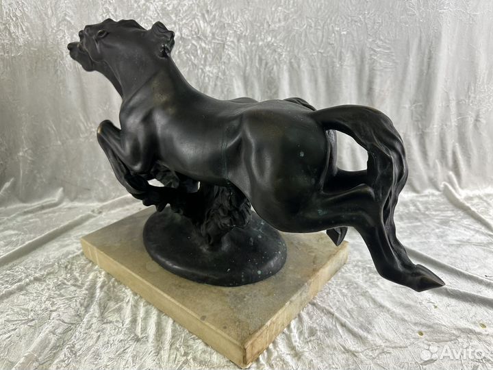 Бронзовая скульптура Конни, автор Трубецкой