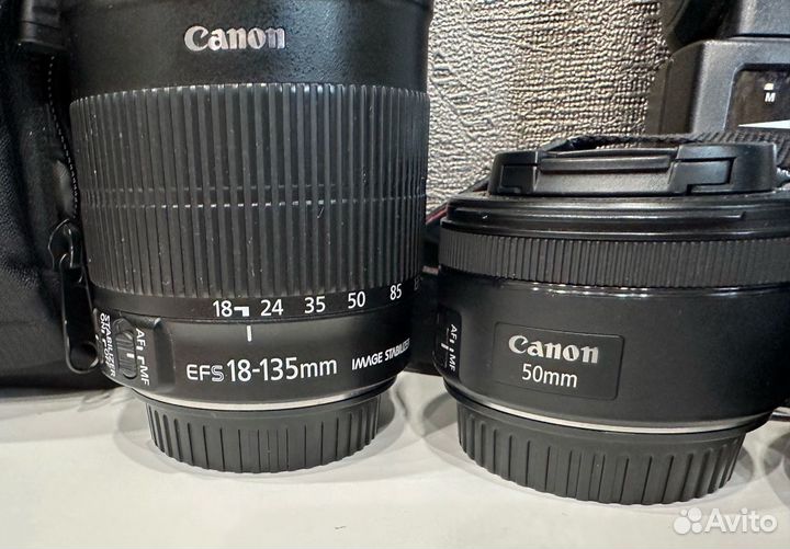 Canon 100D полный комплект (2 объектива,вспышка)