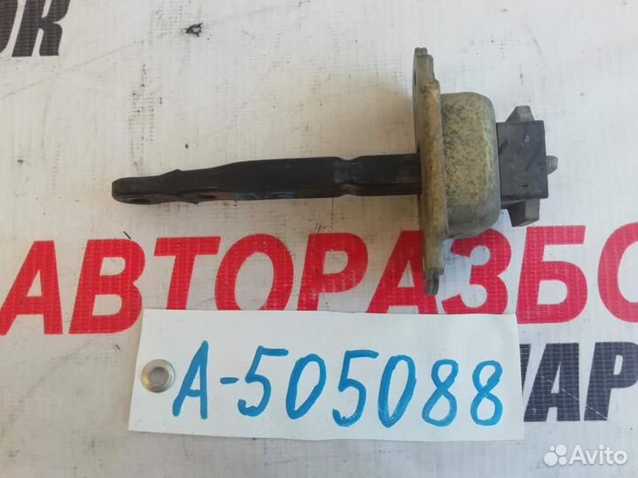 Ограничитель двери для Mitsubishi Pajero / Montero