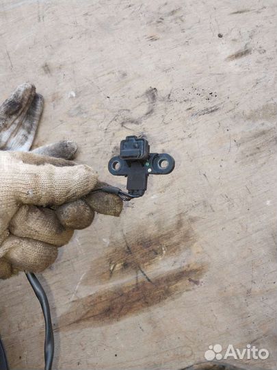 Датчик положения коленвала мицубиси каризма 1.6
