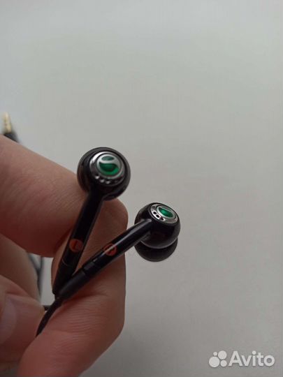 Наушники Sony Ericsson