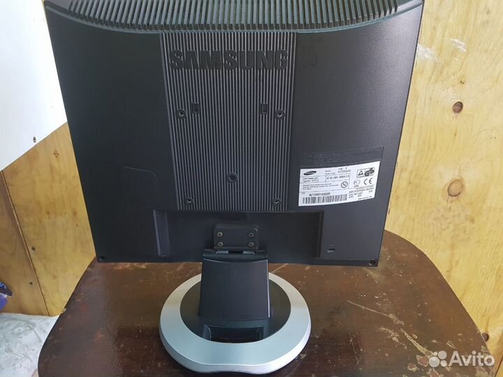 Монитор samsung