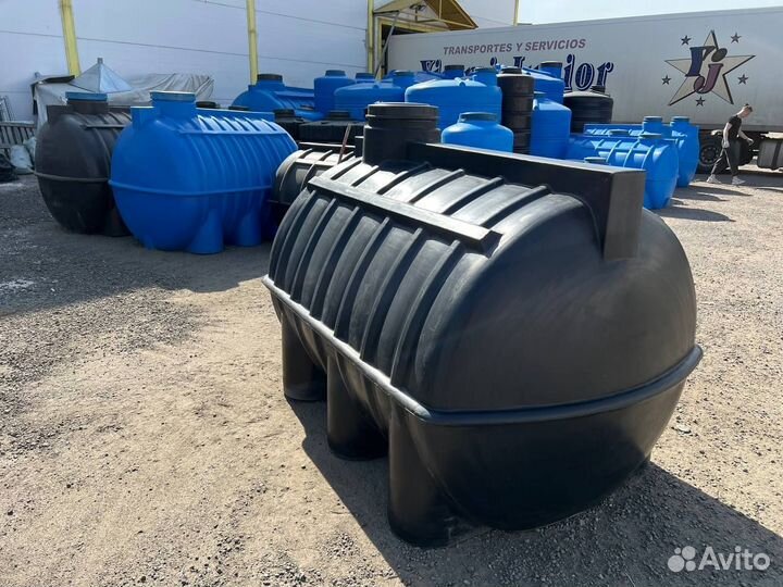 Бак пластиковый 2 куба