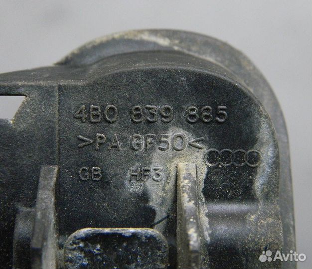 Ручка двери зад. левой наружная Audi A8 D2