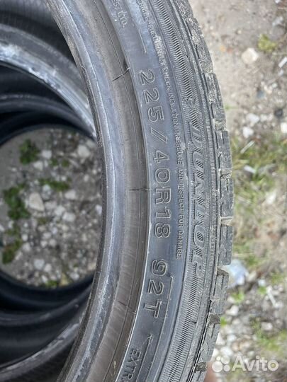 Dunlop Winter Maxx TS-01 225/40 R18 и 245/40 R18 92T