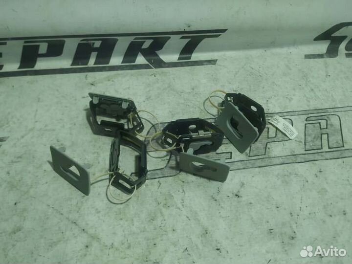 Крючок для шторки Audi A6 C6 3.2 2007