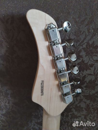 Электро гитара с комбоусилителем