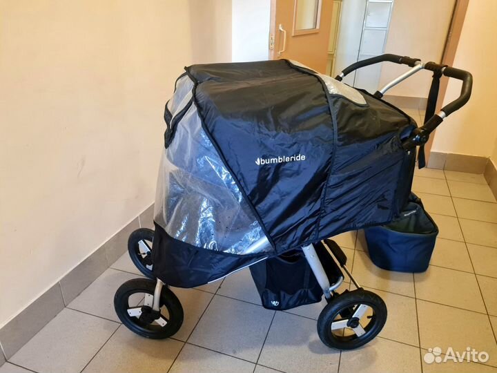 Коляска для двойни bumbleride