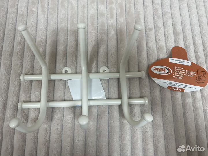 Вешалка настенная новая