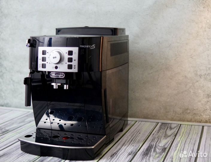 Кофемашина delonghi ecam 22.110.B