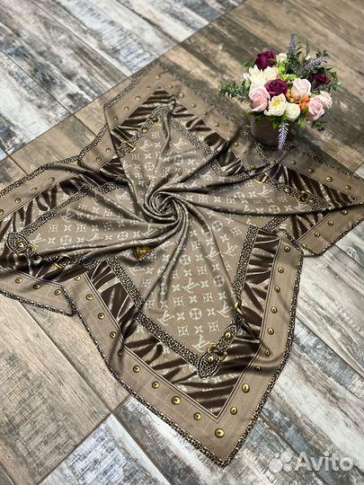 Шелковый платок Louis vuitton коричневый